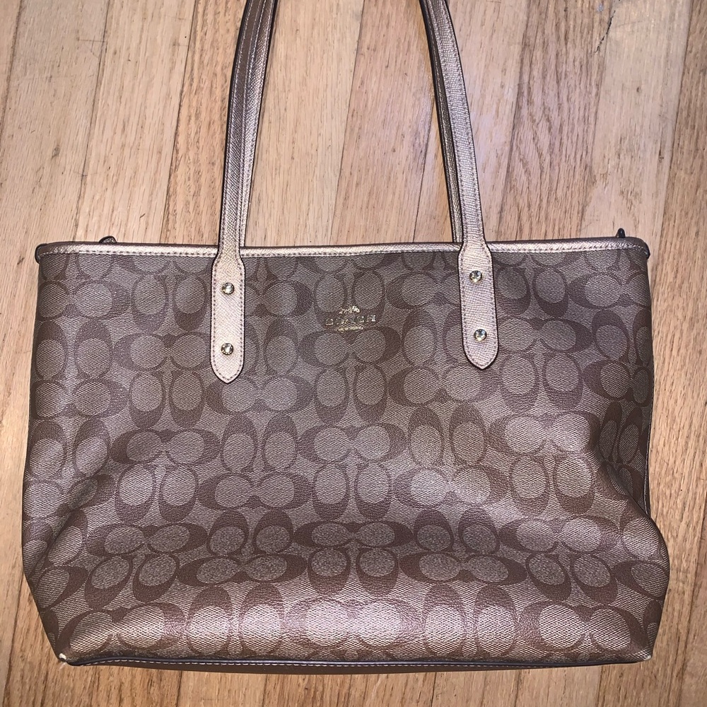 Coach Central Tote With Zip In Signature Canvas